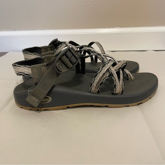 Chaco Women's Apex Gray Strappy Sandals US 8 Toe Loop Flats Outdoor Hiking - Picture 5 of 8
